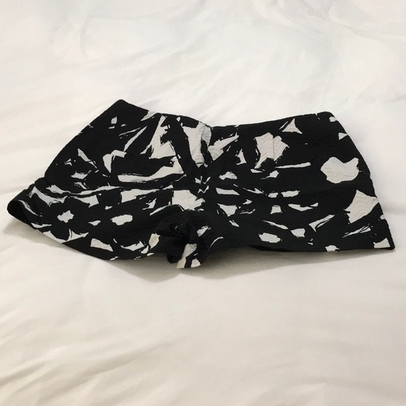 Banana Republic shorts - Picture 2 of 5